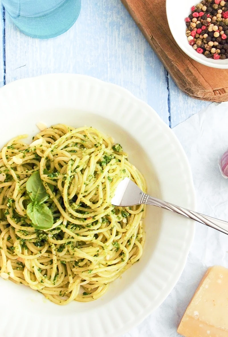 Makaron z jarmużowym pesto