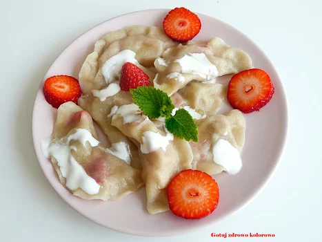 Pierogi z rabarbarem