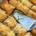 Baklava słodki smak wakacji.