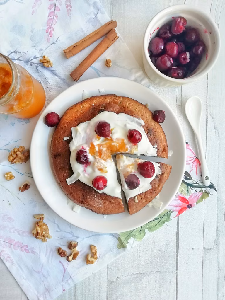 ŚNIADANIOWY OMLET BANANOWY LUB ZDROWE CIASTKO Z PATELNI, BEZ DODATKU CUKRU