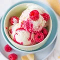Lody biała czekolada z malinami