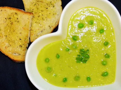 Zupa krem z porów i zielonego groszku