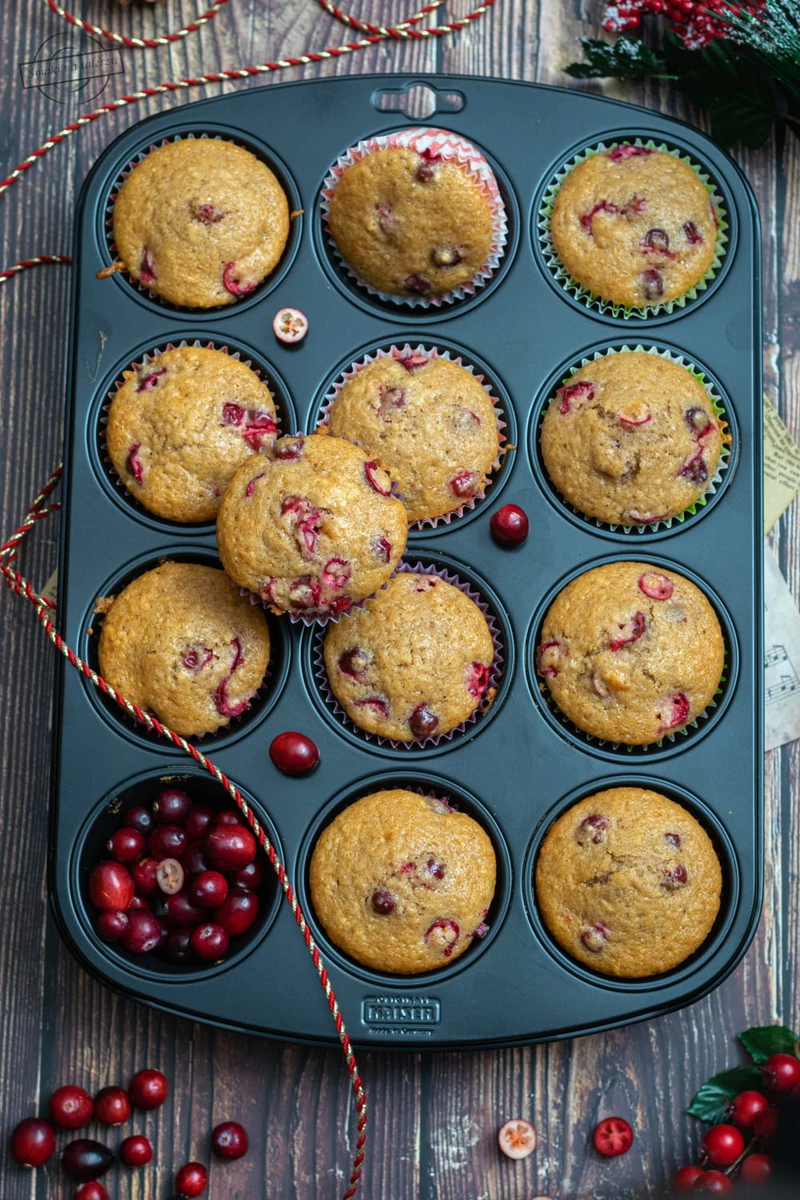 Muffinki piernikowe z żurawiną i czekoladą