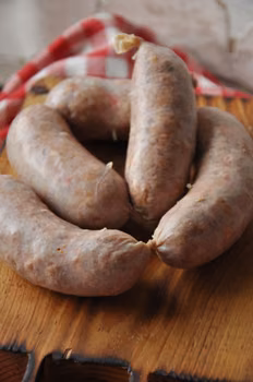 Pikantna domowa kiełbasa