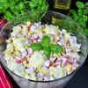 Sałatka z tortellini i ananasem – szybka i smaczna