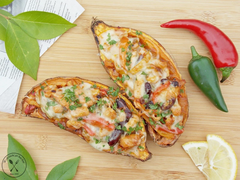Bataty faszerowane kurczakiem fajitas