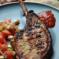 Tomahawk steak, czyli stek wieprzowy z kością