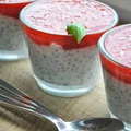 Pudding jogurtowo-truskawkowy z nasionami Chia