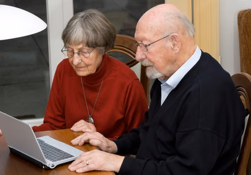 Ci seniorzy nie dostaną przelewu w listopadzie! ZUS: "Nie panikuj, ale przygotuj się!