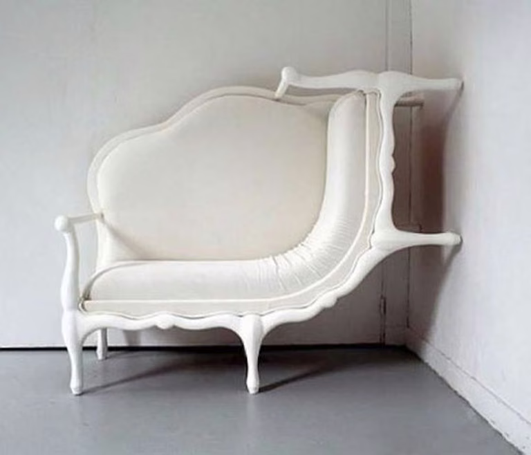 Zakręcona sofa
