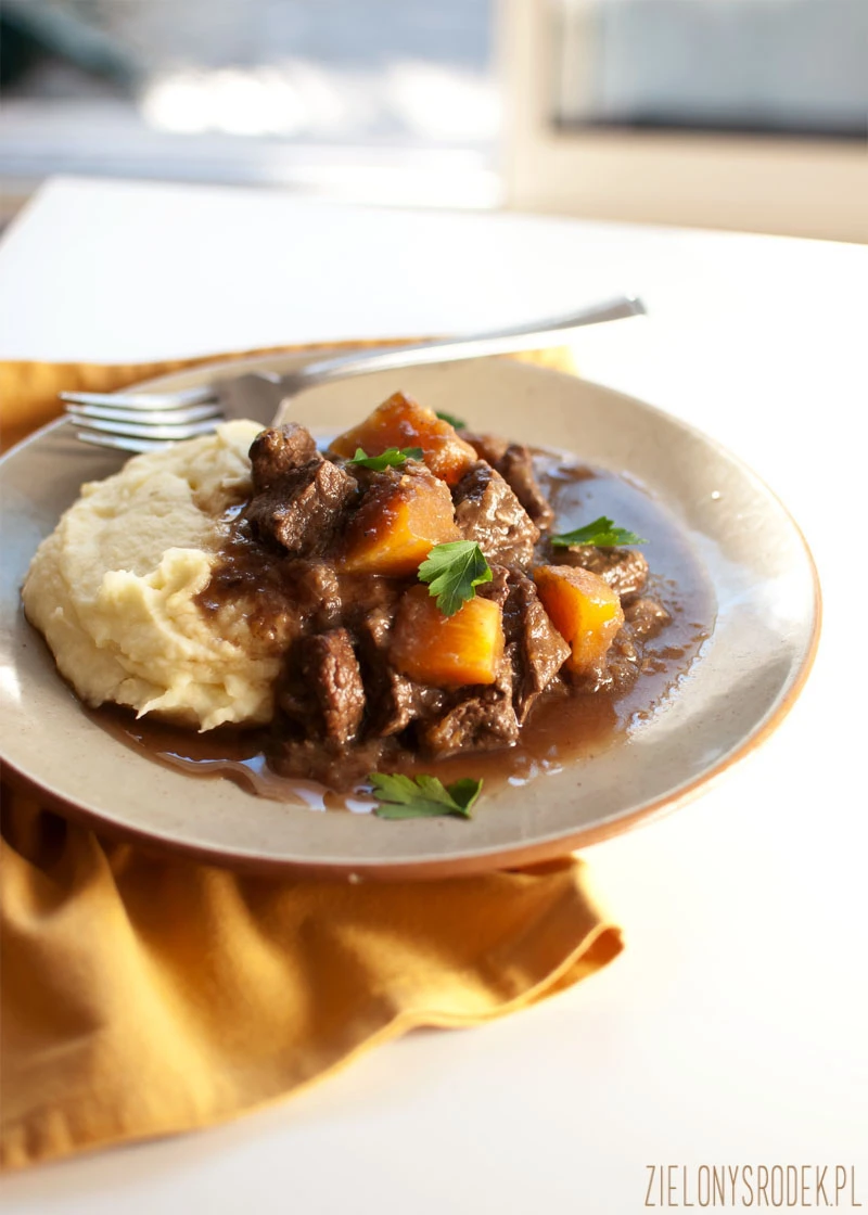 gulasz z dynią, guinnessem i przyprawą piernikową
