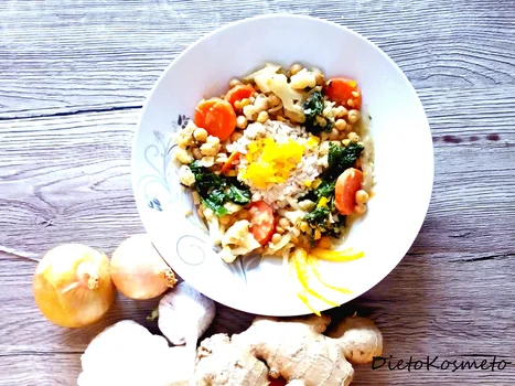 Curry z ciecierzycy i kalafiora
