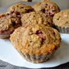 Muffinki owsiane z truskawkami i orzechami