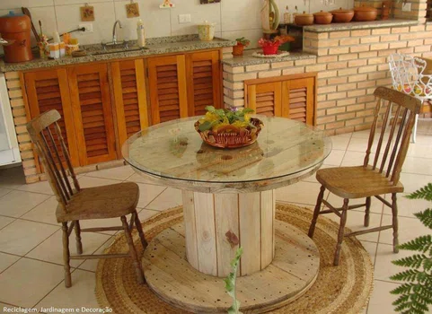 Oryginalny stół do kuchni