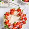 Tort waniliowo-truskawkowy