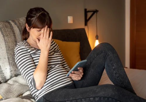 „Polubiłam post i rozpętała się burza w pracy. Czy mogą mnie za to zwolnić?” - pisze Karolina [LIST]