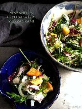 SAŁATKA Z RADICCHIO, FENKUŁU I GRZANEK