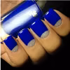 Niebieski manicure