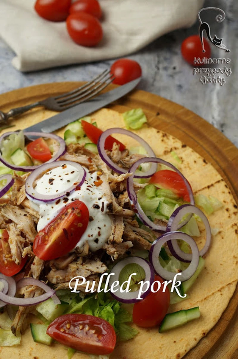 Pulled pork, długo pieczona wieprzowina