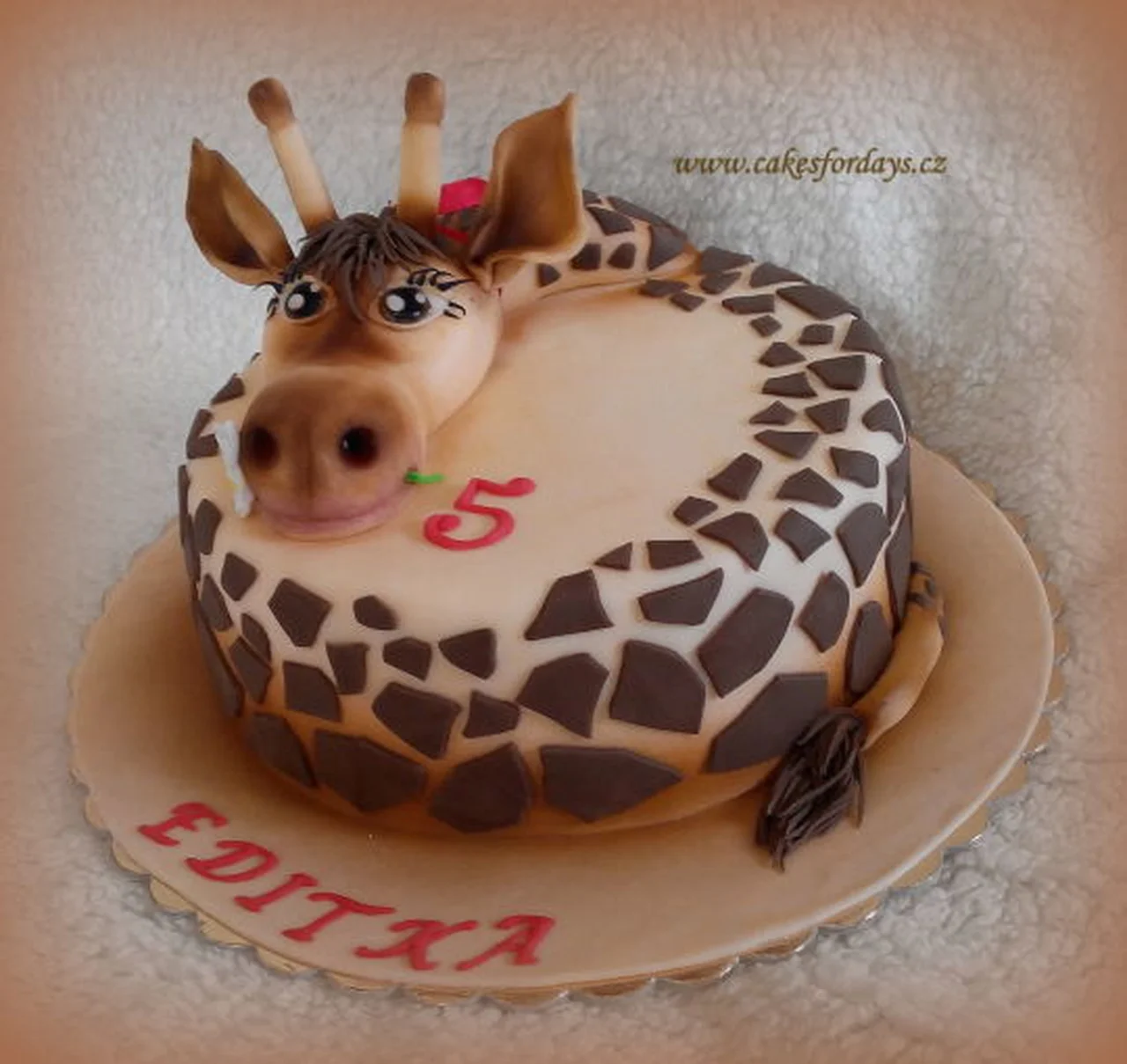 Torcik z żyrafą