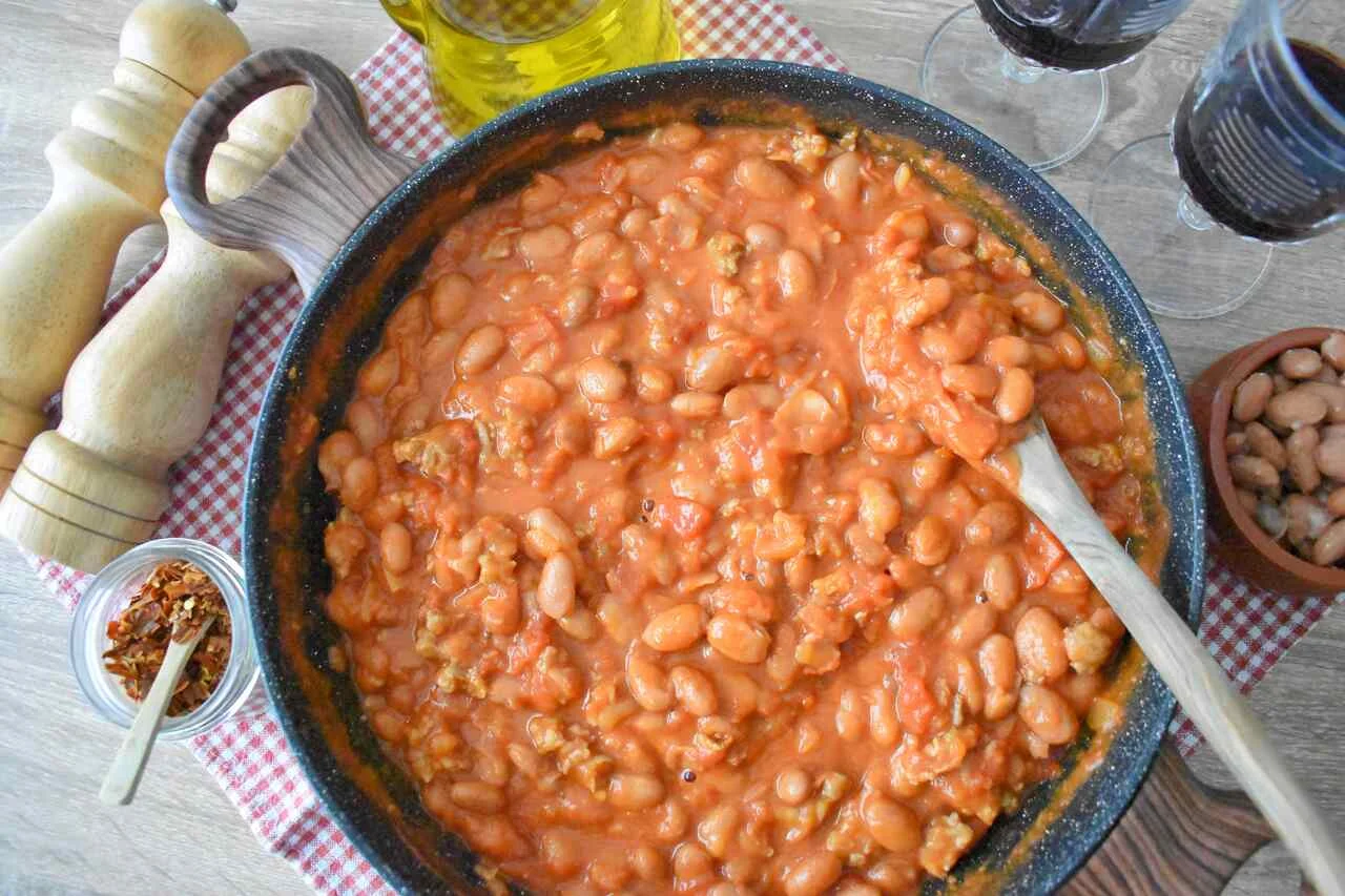 Fasola w sosie pomidorowym Trinità - „Fagioli alla Bud Spencer”
