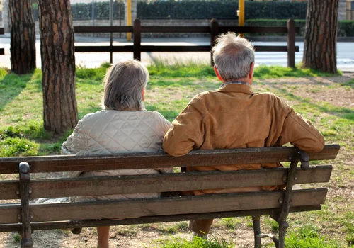 Podwyżka o 150 zł dla milionów seniorów!? Nawrocki chce rewolucji w emeryturach!
