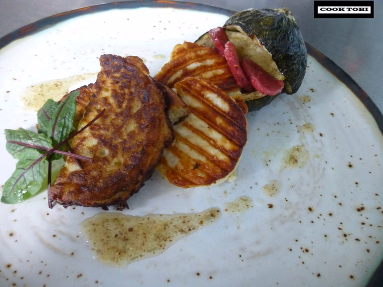 Ser halloumi w cukinii z malinami