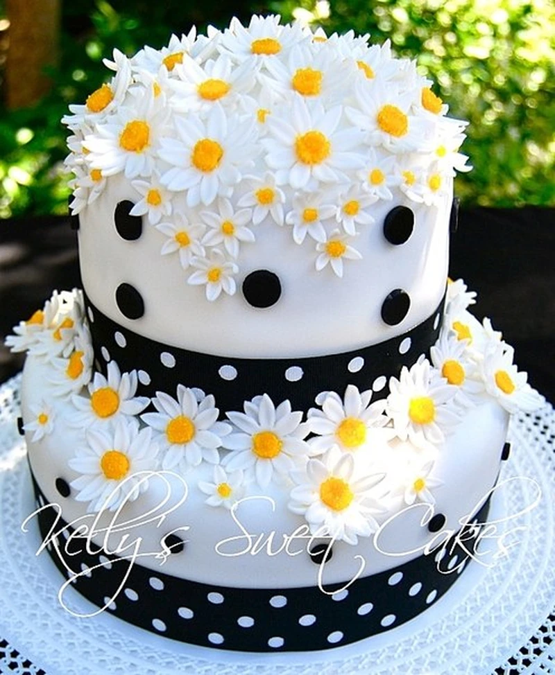 Tort w stokrotki