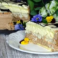 Tort z kokosową wkładką i masą budyniową