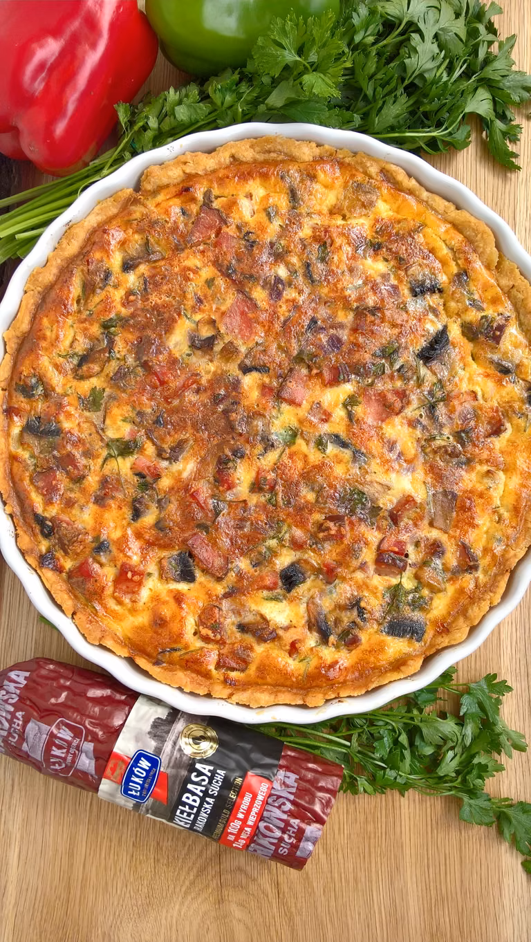 Quiche z kiełbasą krakowską suchą i grzybami