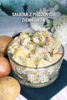 Sałatka z pieczonych ziemniaków - PRZEPIS