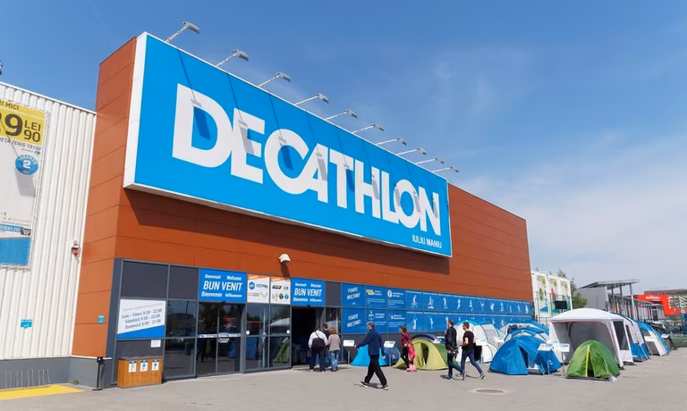 Decathlon wycofuje kajaki ze swoich sklepów. Powodem migranci