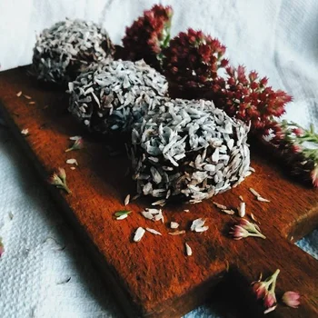 CHOCOLATE VEGAN BALLS