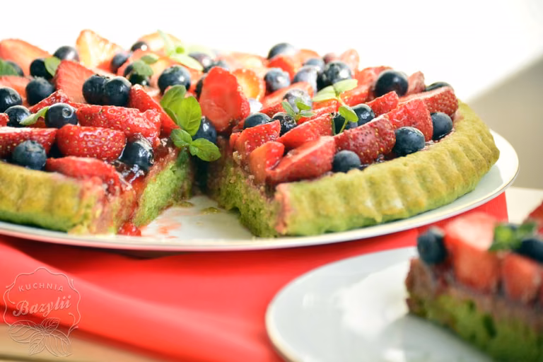 Tarta szpinakowa z truskawkami