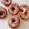 Donuts - amerykańskie pączki z czekoladowym lukrem
