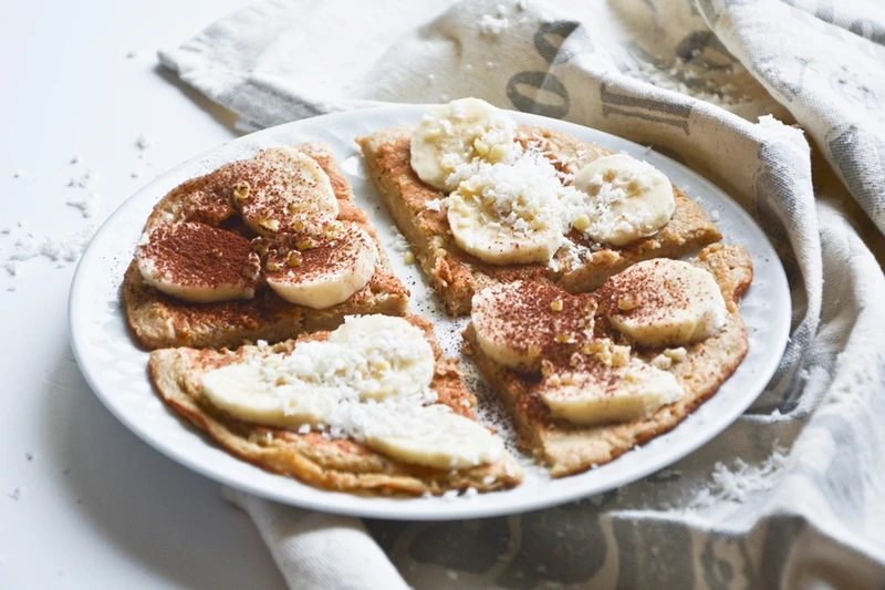 FIT śniadanie – czekoladowy omlet z owocami!
