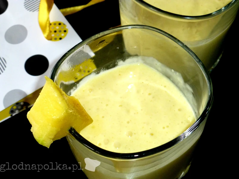 Mango Lassi  - tradycyjna napój z Indii. Mega prosty.