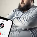 Trend na dużego mężczyznę podbija Tik Toka!