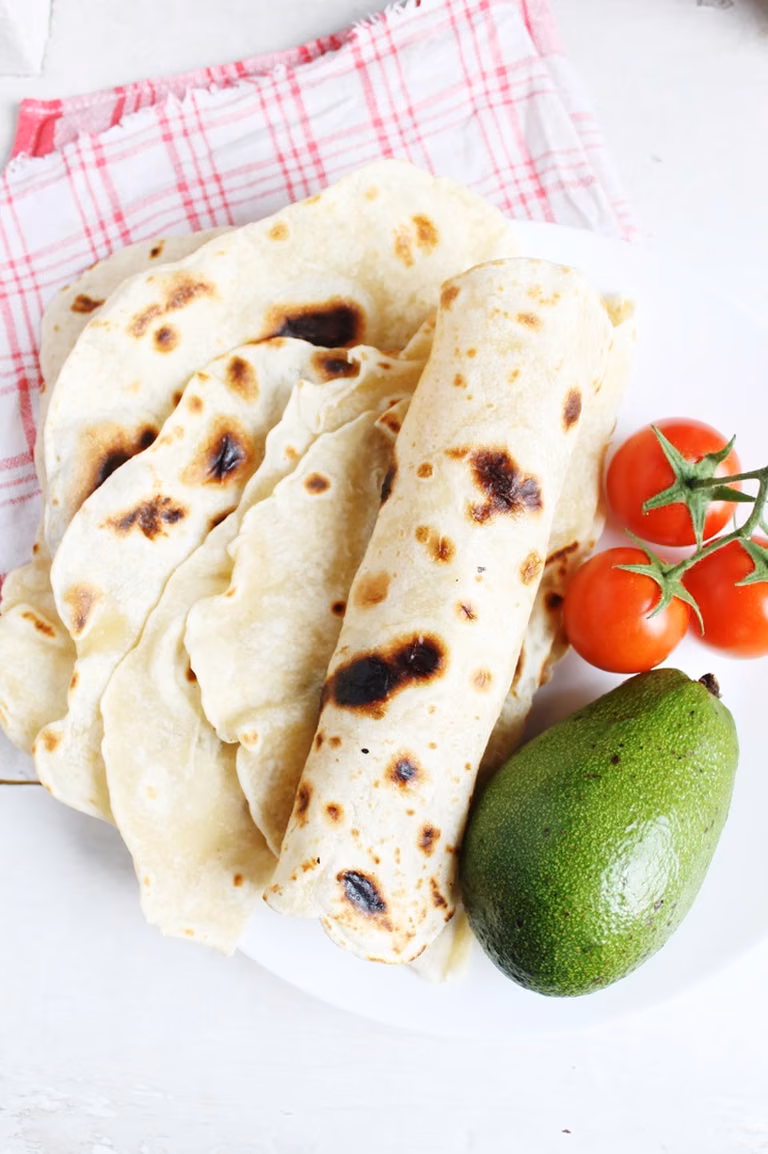 Pszenna tortilla – domowa, elastyczna i trwała