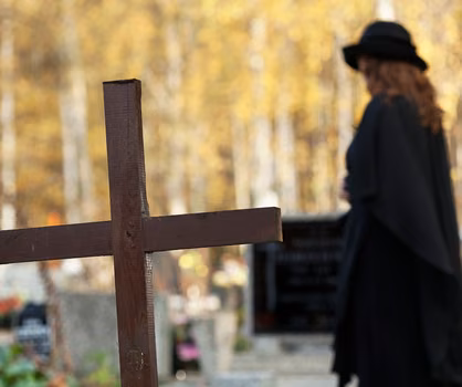 Przez 20 lat nie wiedziała, że mąż ją zdradza. Prawda wyszła na pogrzebie!