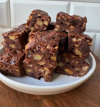 Ciasto czekoladowe z jabłkami – bez tłuszczu i bez miksera