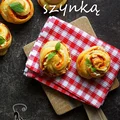 Drożdżowe bułeczki z szynką