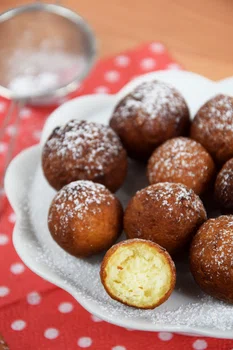 Ekspresowe mini pączusie jogurtowe