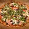 Domowa pizza na spodzie z kalafiora
