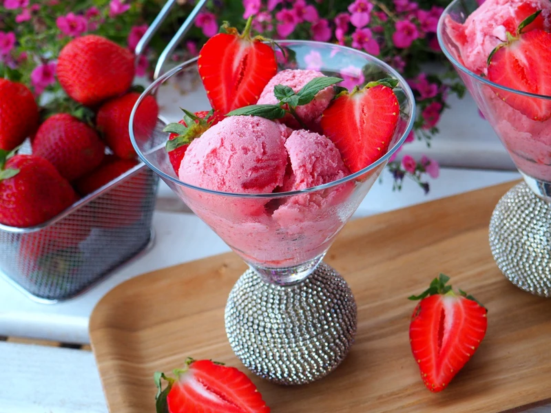 WEGAŃSKIE LODY TRUSKAWKOWO-KOKOSOWE