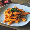 Penne z sosem tuńczykowo-pomidorowym