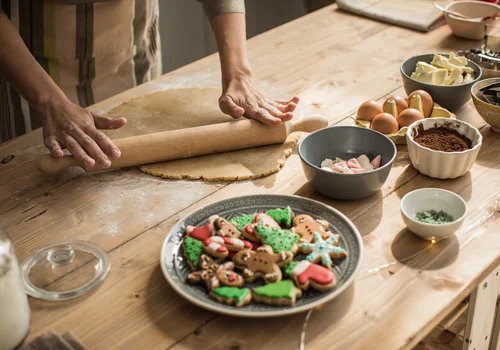 Świąteczne dania, które można przygotować wcześniej – oszczędź czas przed Wigilią!