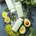 Zielone smoothie z awokado i jarmużem