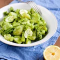 ZIEMNIACZANA SAŁATKA ZE SZPARAGAMI W PESTO