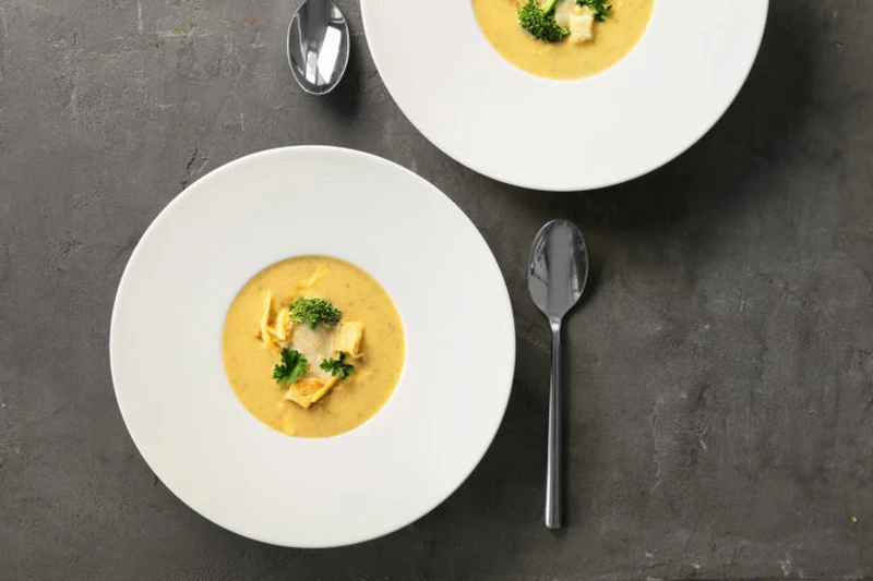 Zupa brokułowa z serem cheddar